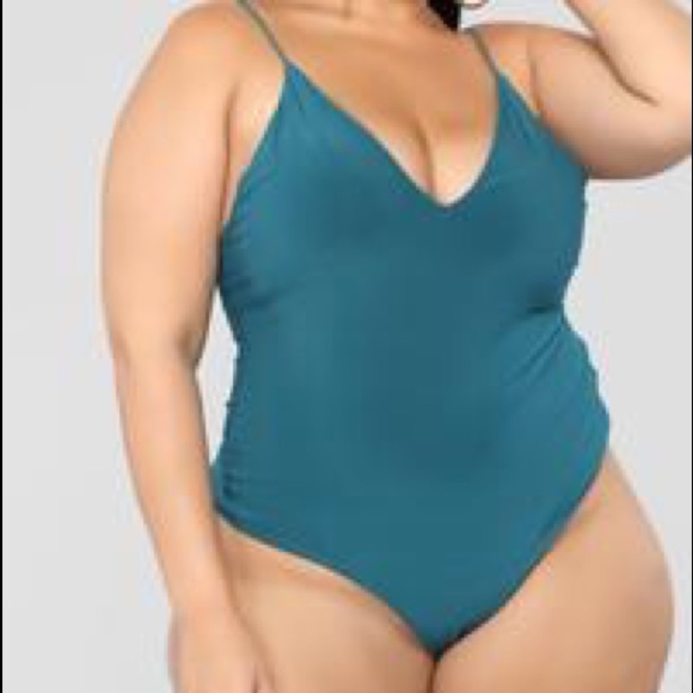 Fashion Nova Sleek and Slay Hunter Green Bodysuit.